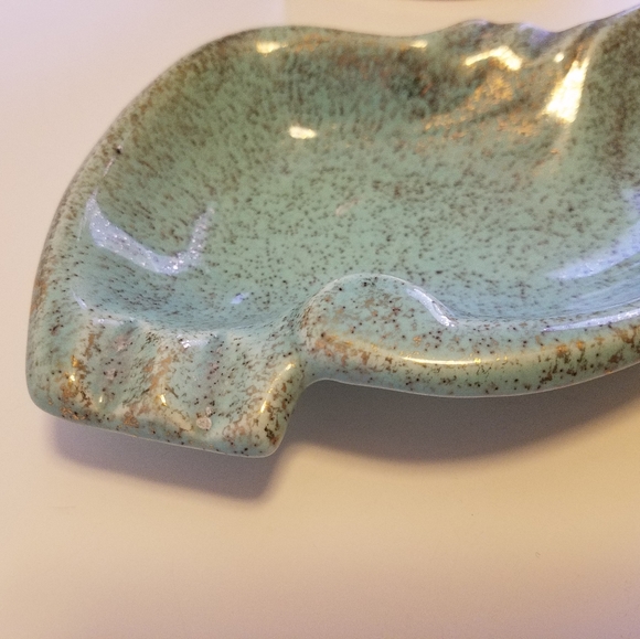 VTG MCM California Original USA  Atomic Boomerang Aqua w/Gold Specks Ashtray - Picture 3 of 7